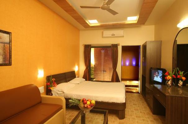 Hotel Saket Plaza